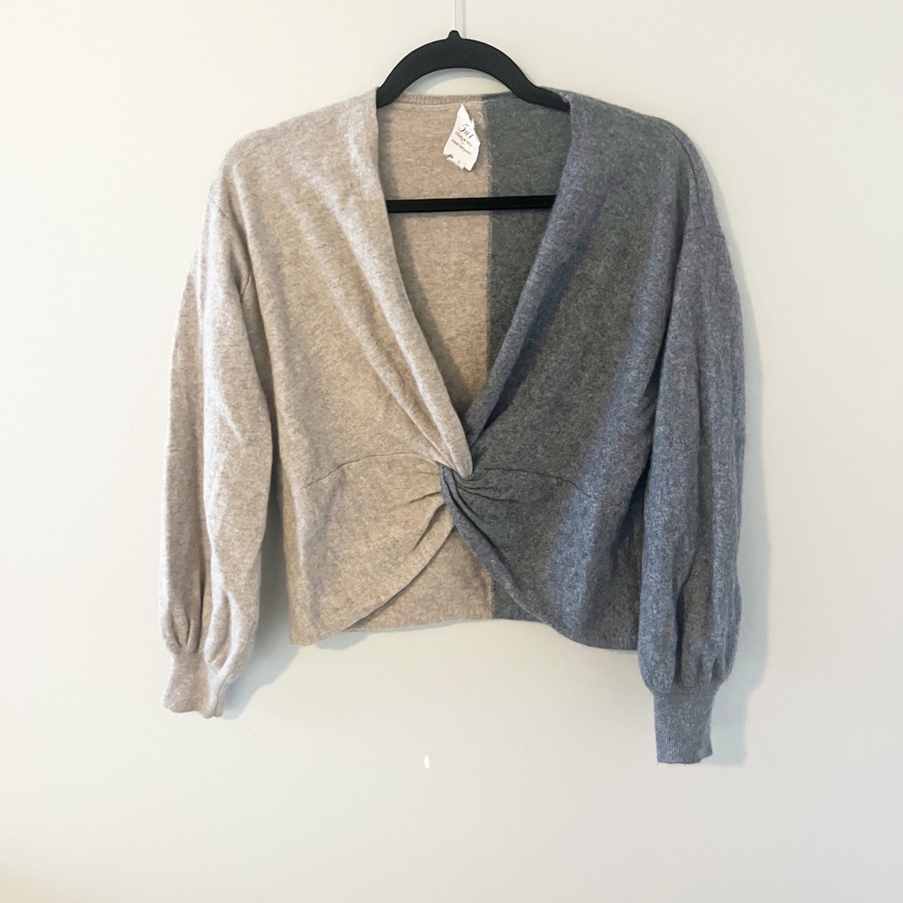 Cinq a Sept Esme Cashmere Twisted Front Sweater Colorblock Grey Beige Small